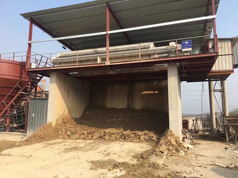 客戶壓濾機(jī)使用現(xiàn)場(chǎng)